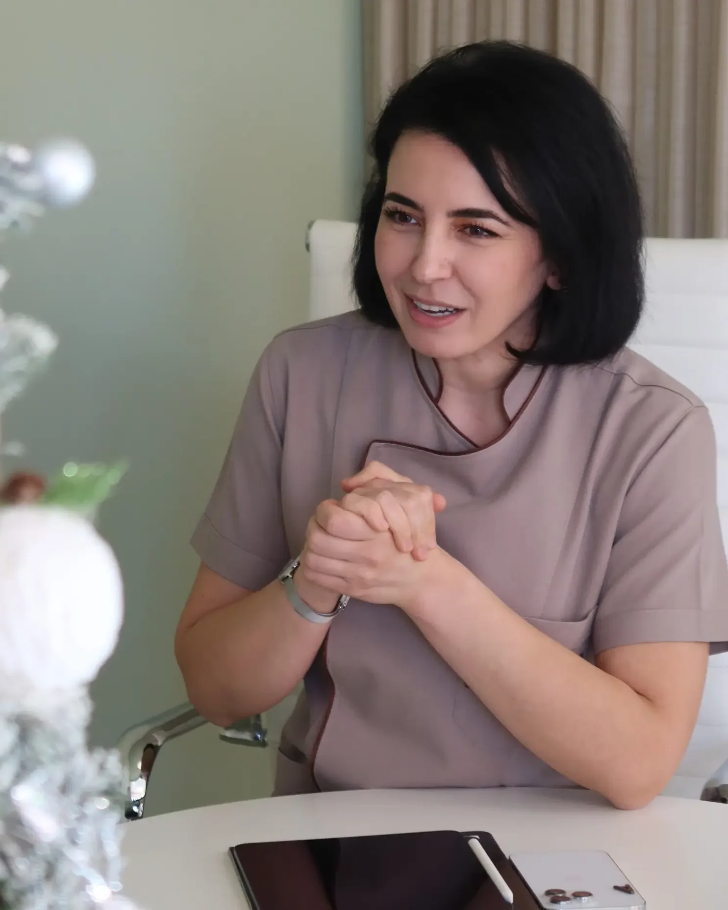 dra-anduela-curmaku-dentista-andent-clinic-tirana